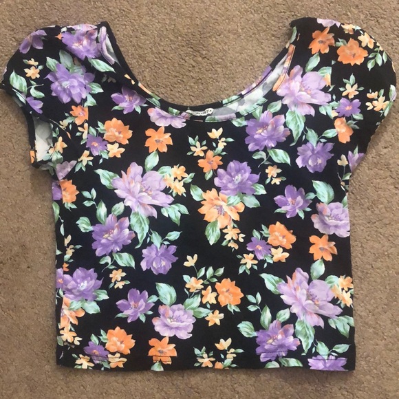 Floral Crop Tee - Picture 2 of 3